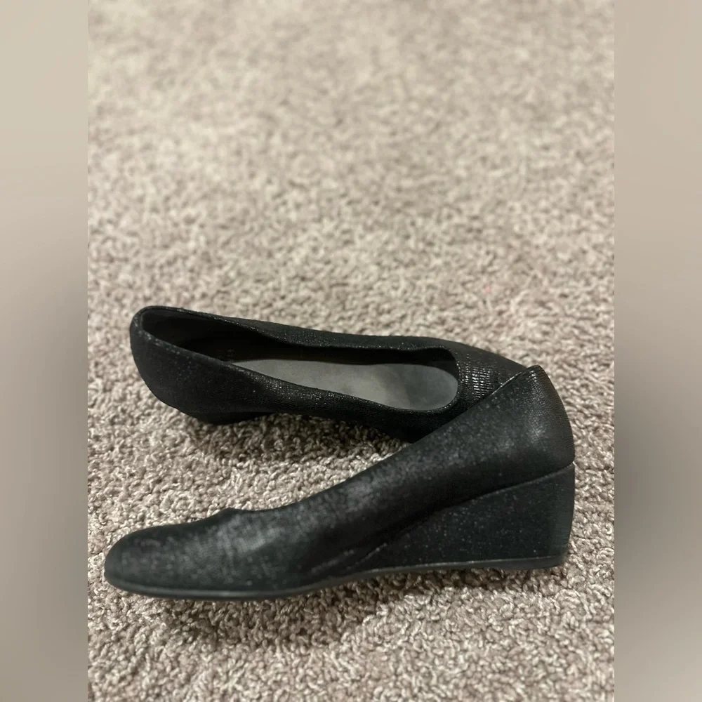Stuart Weitzman Black Reptile Print Wedges Women’s , size 9.5